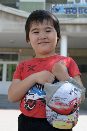 Алишер МАГАДЕЕВ